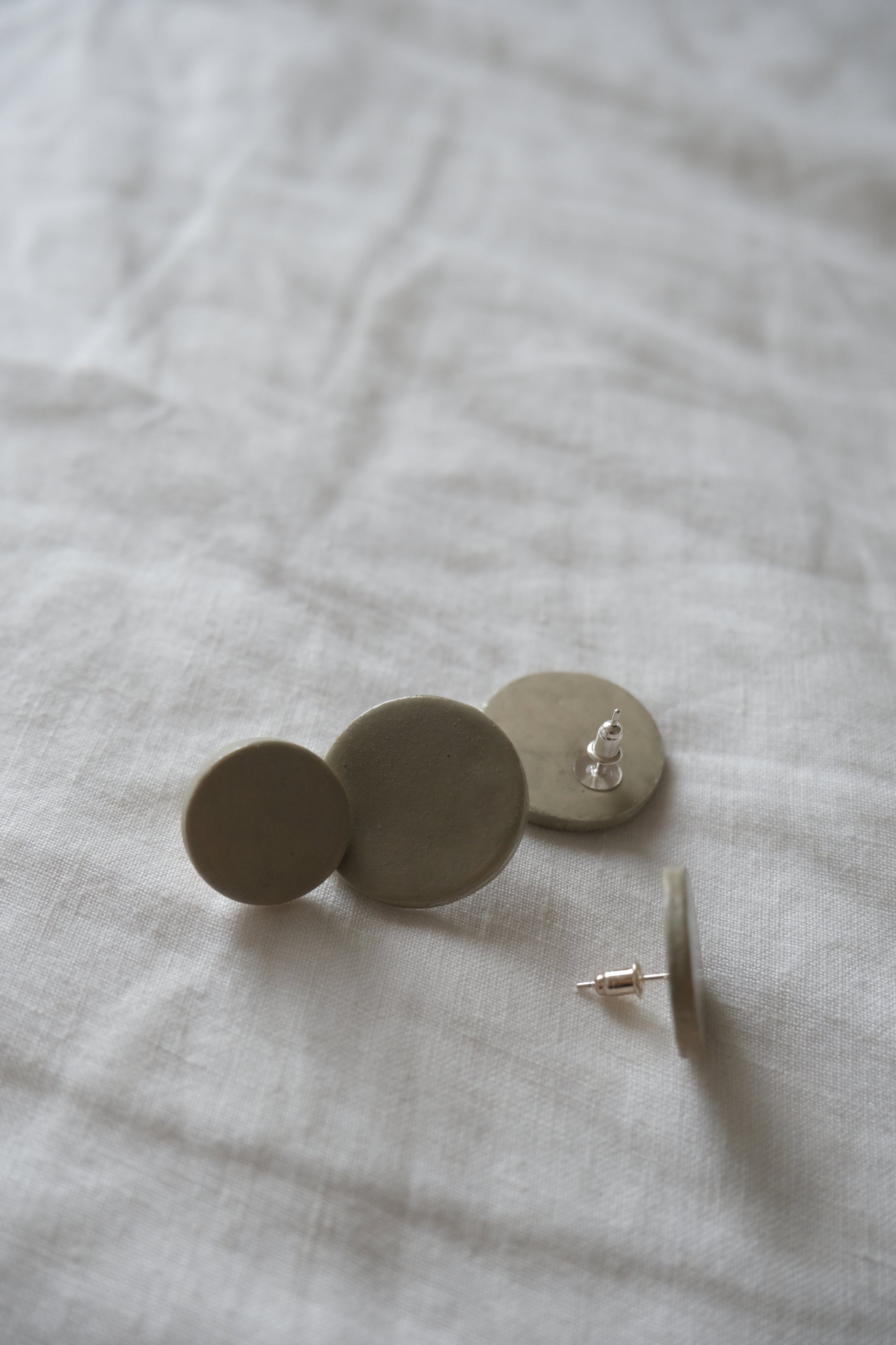 Large Ora Porcelain Round Earrings In Sand - Sagu