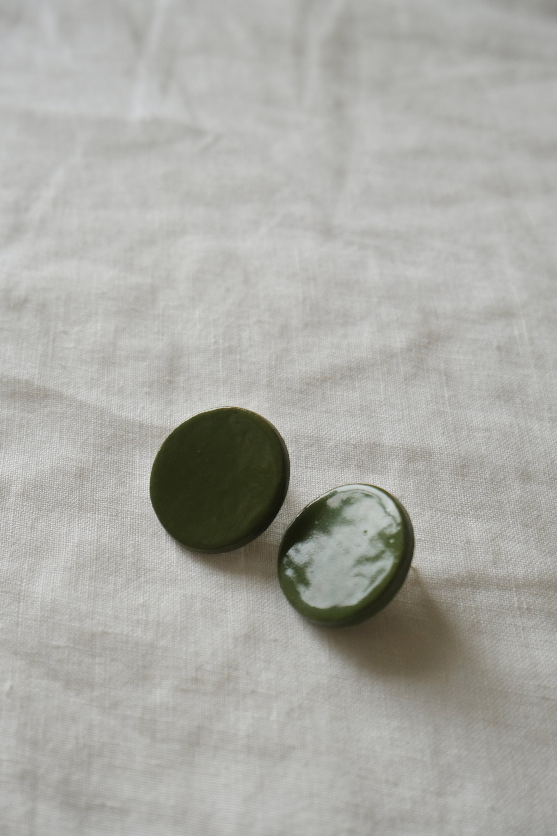 Large Ora Porcelain Round Earrings In Cactus - Sagu