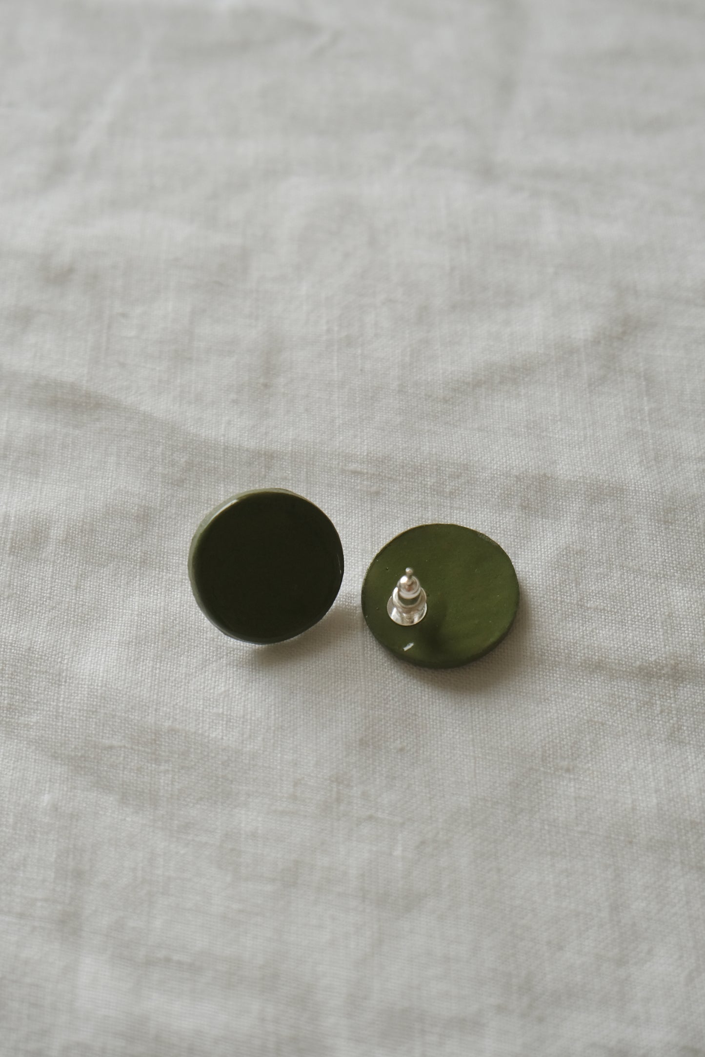 Large Ora Porcelain Round Earrings In Cactus - Sagu