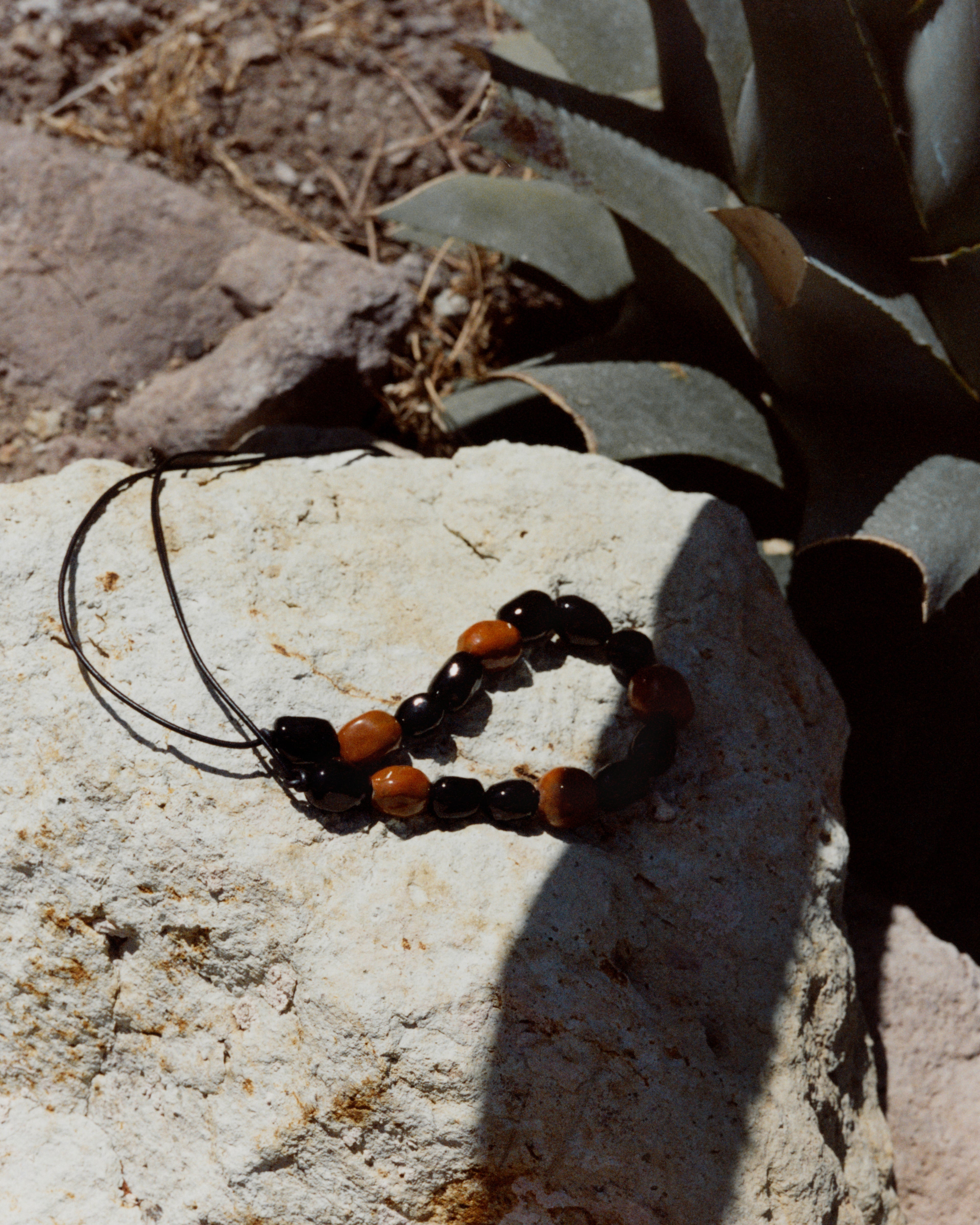 Kalamata_16_Beaded_Tawny