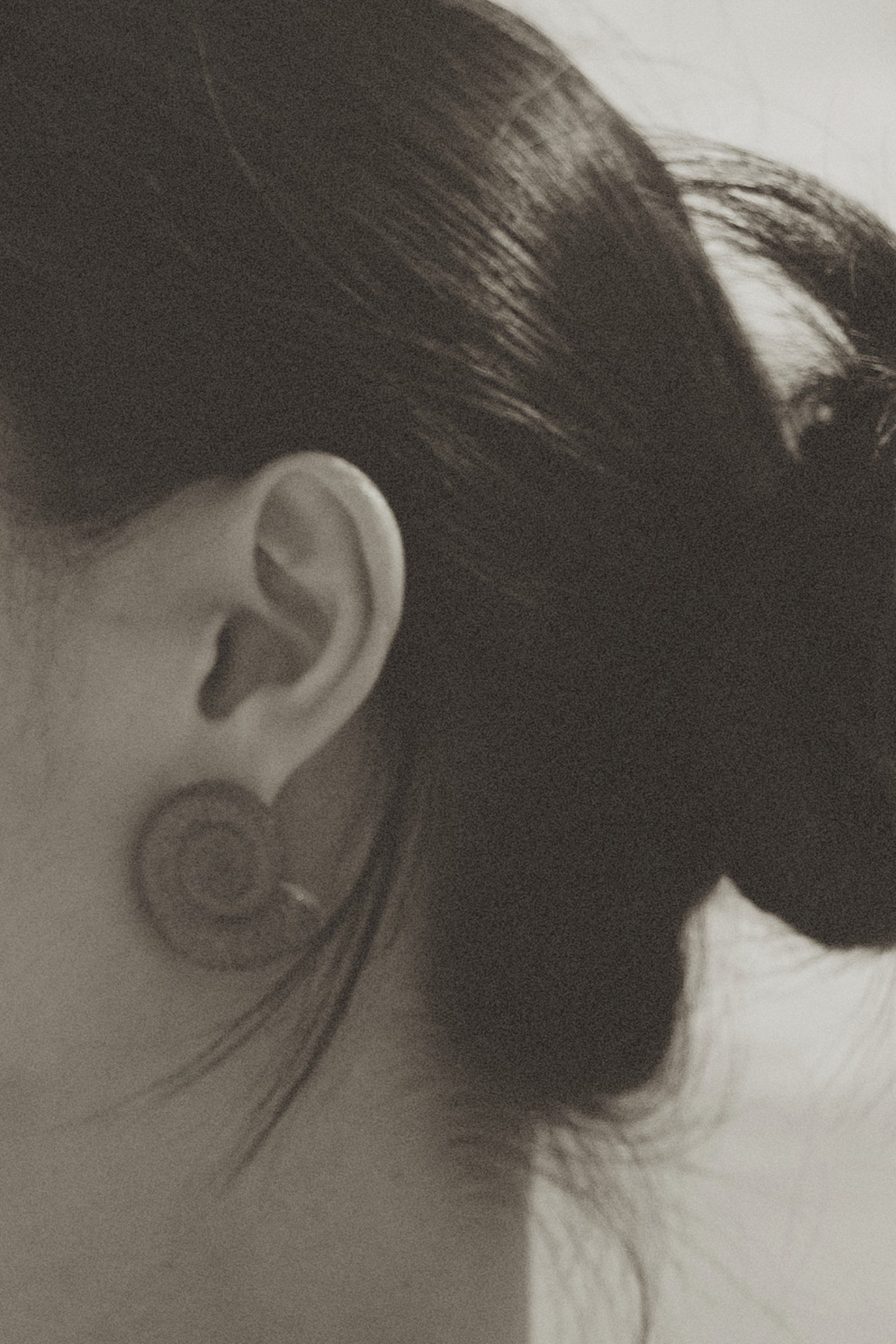 Nautila Ceramic Earrings In Sediment - Sagu